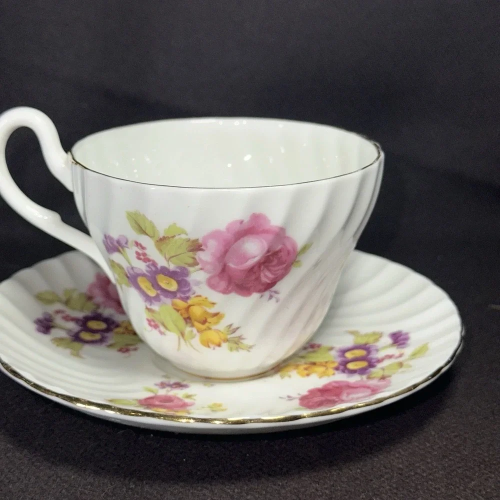 Vintage English Bone China Tea Cup Saucer Pink Rose Fluted‎ Cottagecore Teacup